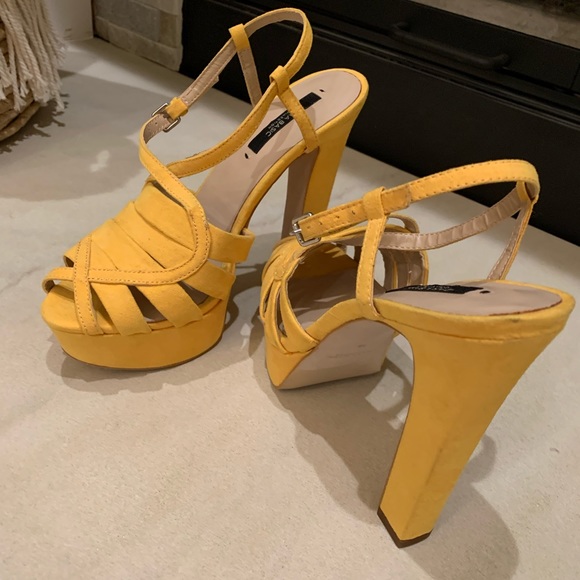 (💐HOST PICK💐) Zara Basic Collection yellow suede sandal heels